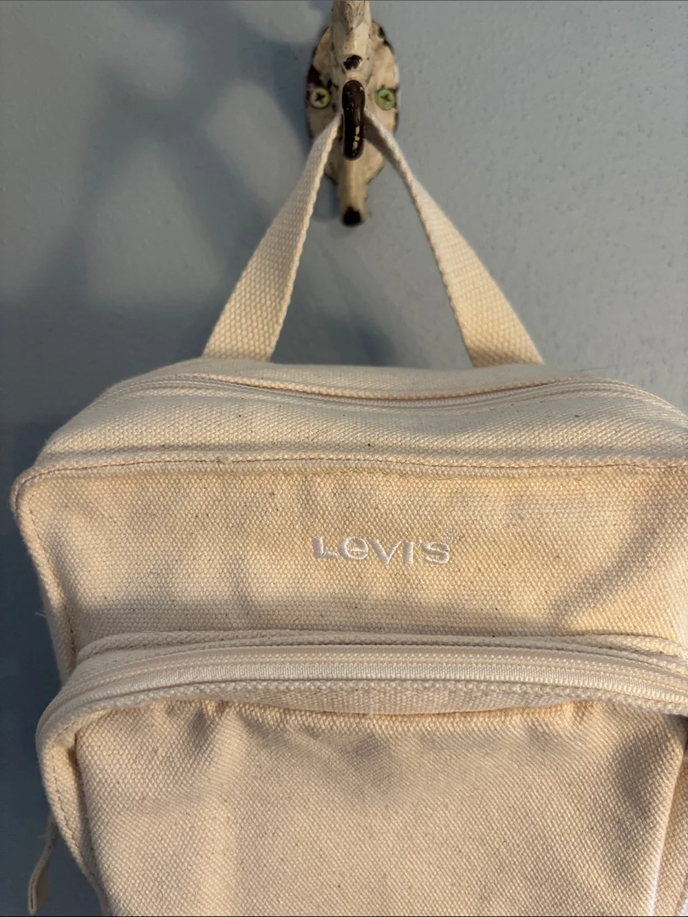 Levi's Cream Canvas Zip Sling Bag